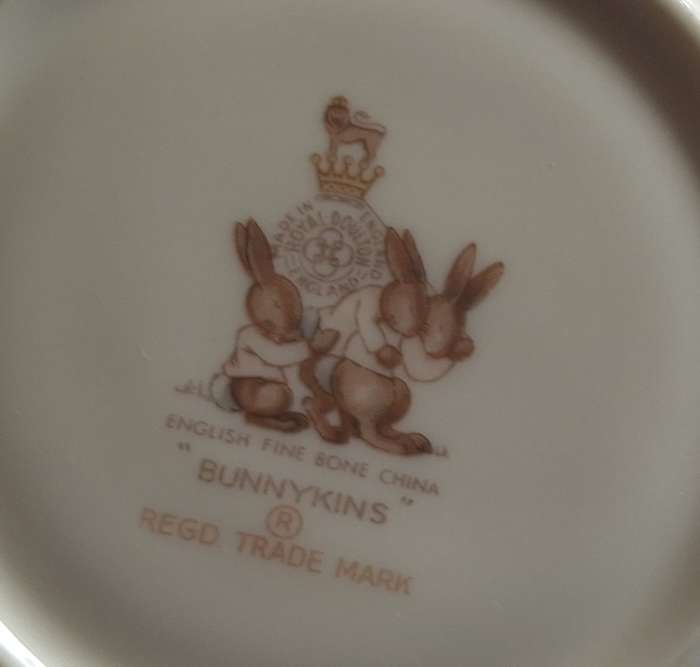 Royal Doulton Bunnykins Ring a Ring O`Roses Saucer