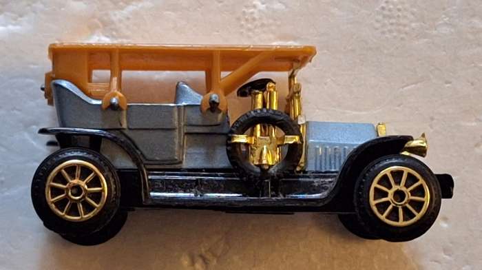 Vintage Model Scale Car  No 303 Macau