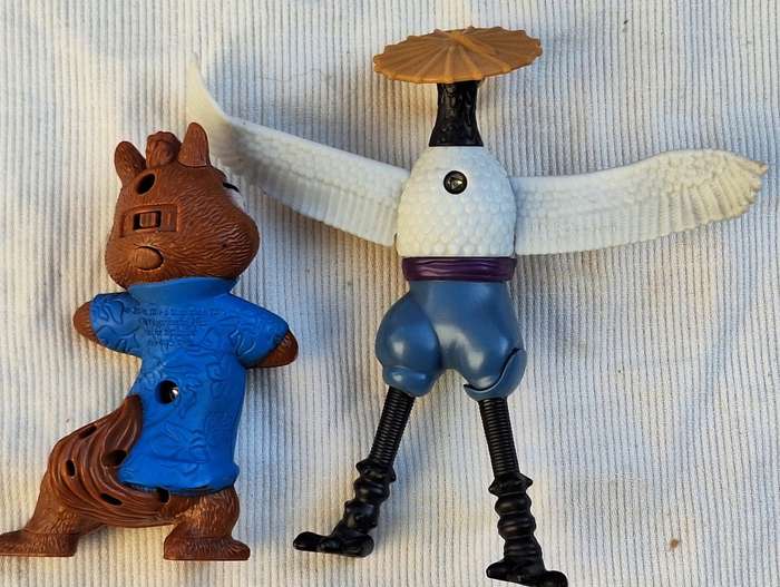 2 Macdonalds figures