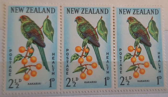 New Zealand 1962 Health Issue Block of 3 Unused Hinged 2 1/2d stamps