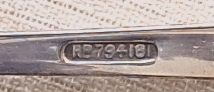 Set of 6 EPNS Teaspoons with matching Sugar Tong