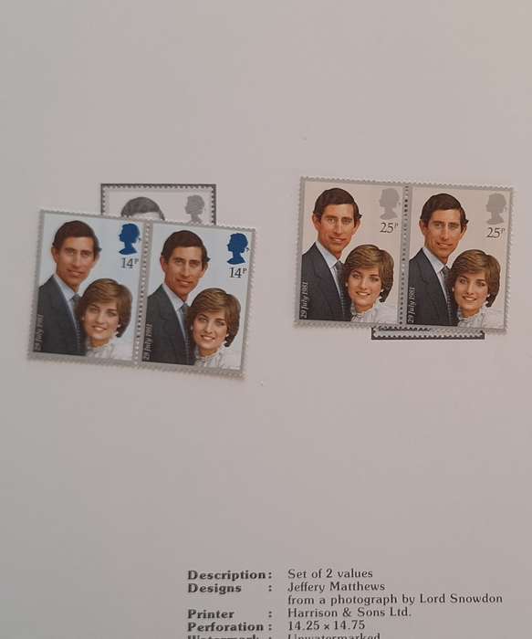 Official Royal Wedding 1981 Album Page GREAT BRITAIN with Set of 2 Values Mint stamps in Pairs