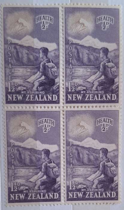 New Zealand 1954 1 1/2d Hiker Block of 4 Unused Hinged stamps