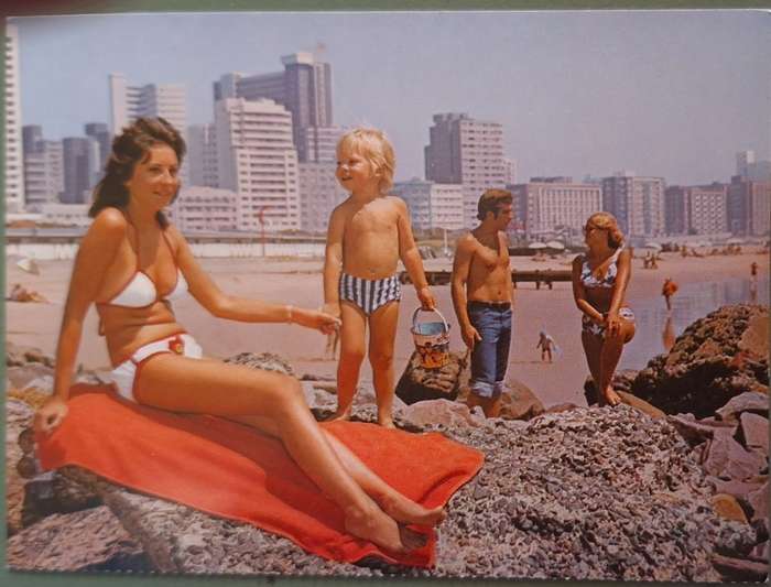 SAR Travel Bureau SAS-Reisburo Post Card of Durban Beach