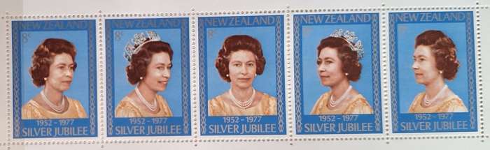 New Zealand 1977 Silver Jubilee 1 Mint Miniature Sheet