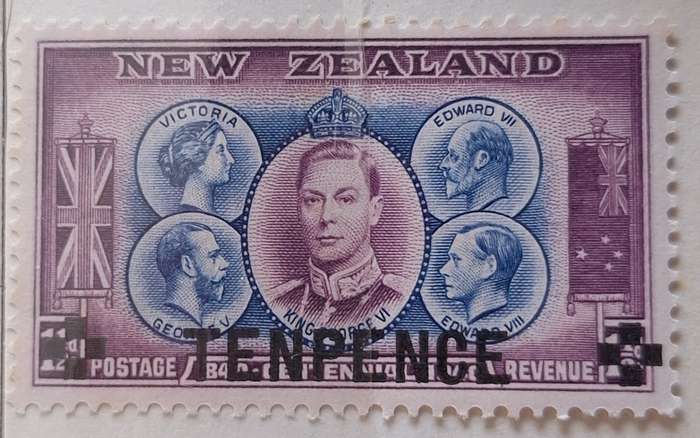 New Zealand 1944 Provisional 10d on 1 1/2d Sovereigns 1 Unused Hinged stamp