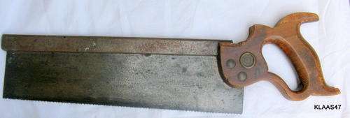 VINTAGE DISSTON, CANADA : DOVETAIL/ TENON SAW :( Blade 30.3cm Long)