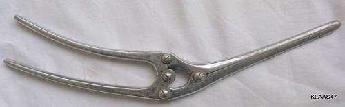 VINTAGE INTESTINAL AND STOMACH CLAMP ALLEN & HANBURYS LTD SS LONDON