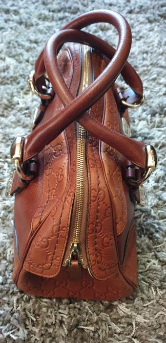 Stunning Authentic Ladies Gucci Signoria Genuine Leather Dome Handbag R32 500