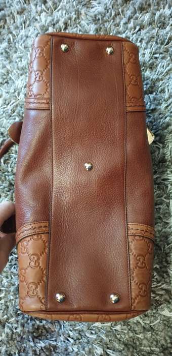 Stunning Authentic Ladies Gucci Signoria Genuine Leather Dome Handbag R32 500
