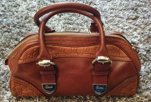 Stunning Authentic Ladies Gucci Signoria Genuine Leather Dome Handbag R32 500