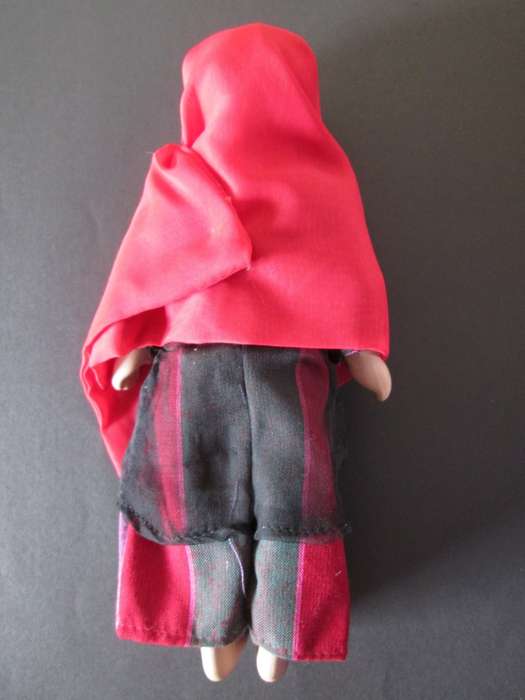 Dolls of The World- No 58- Porcelain Doll- Egypt- Egyptian Costume + Collector`s Guide