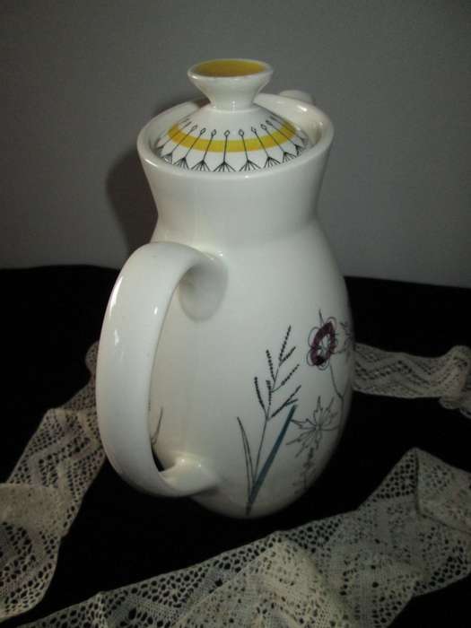 Stavangerflint teapot. Botanical Theme. Made in Norway