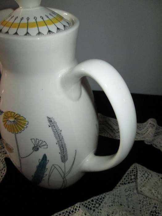 Stavangerflint teapot. Botanical Theme. Made in Norway