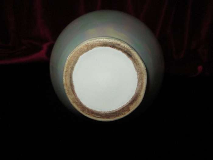 Kroneware by Crown. Green Lustre Vase. Original sticker still in place