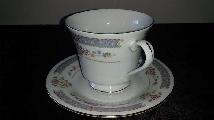 Cup and Saucer-Crescent-Fine China-Made in China-JIE PAI-Mix and Match
