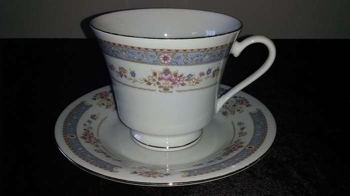 Cup and Saucer-Crescent-Fine China-Made in China-JIE PAI-Mix and Match