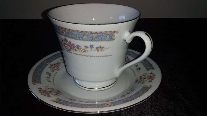 Cup and Saucer-Crescent-Fine China-Made in China-JIE PAI-Mix and Match