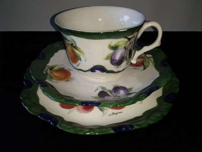 Pottery Garden-Ye Olde World-Potterwoods-Trio-Cup, Saucer, Side Plate-Fruit Scene