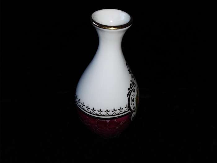 Ornament-Vase -SEVE -AVEC PATES ET EMAUX DE LIMOGES