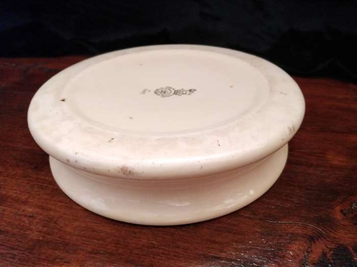 Royal Doulton Nursery bowl, `Peter Piper picked a peck of pickled pepper`, 15cm Diameter