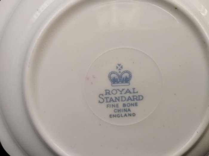 Royal Standard pin dish with Chinese Design