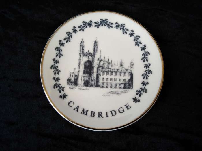 Cambridge Themed small display plate 9.5cm Diameter