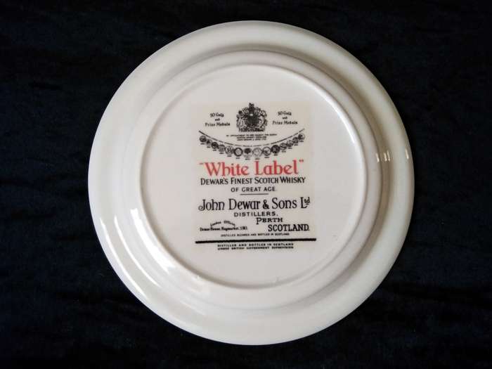 John Dewar - White Label small display plate 12.5cm Diameter