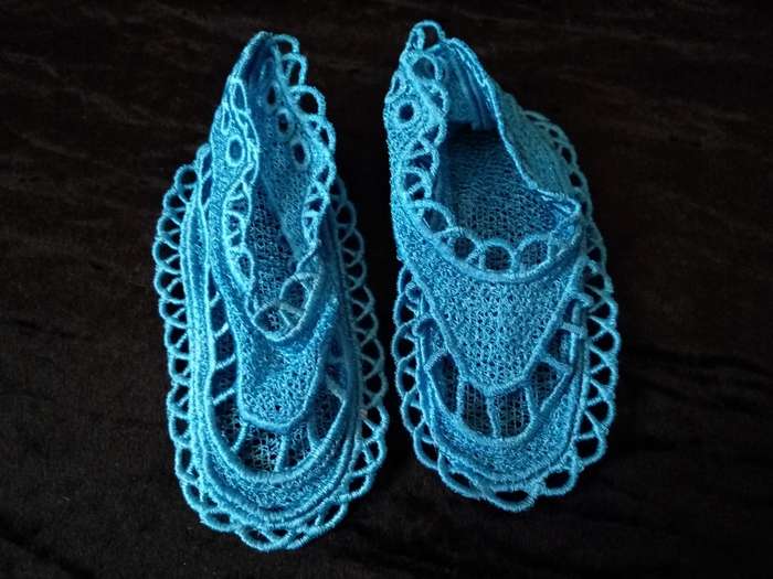 Crocheted blue Bootsies