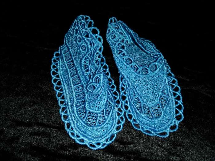 Crocheted blue Bootsies