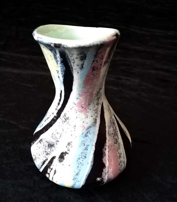 West German Vase with handle - Pink, Black and White 537-12. 13.5cm high
