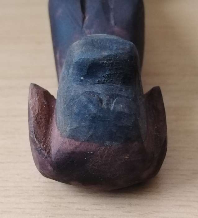 Wood carving of a dog 28cm high