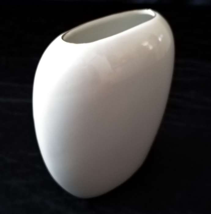 Japane vase with Iris design. 11cm High