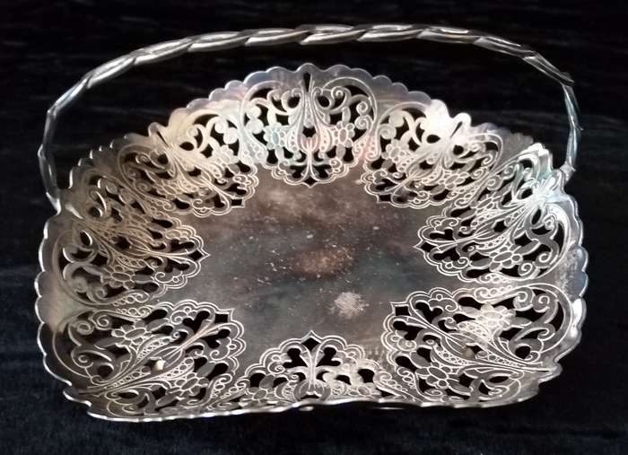 EBCO EPNS dish with handle
