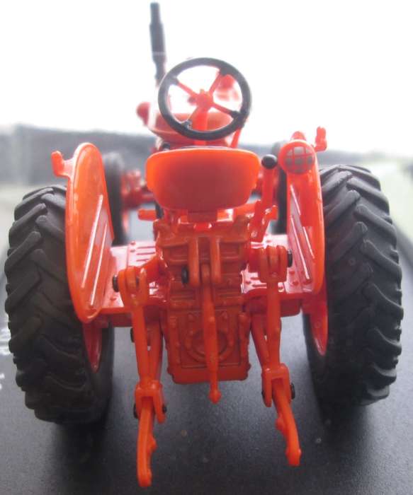 Hachette Partworks-Scale Model-Tractor-OM 35/40R-1952-Orange
