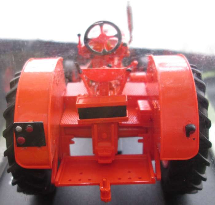 Hachette Partworks-Scale Model-Tractor-Vendeuvre Super GG70-1956