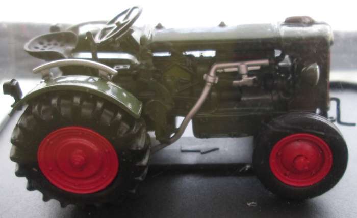 Hachette Partworks-Scale Model-Tractor-Hurlimann H12-1951
