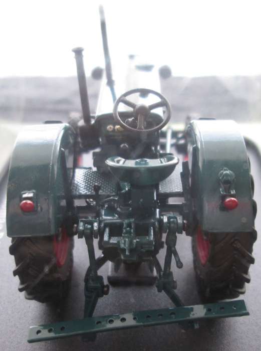 Hachette Partworks-Scale Model-Tractor-Hanomag R28-1953