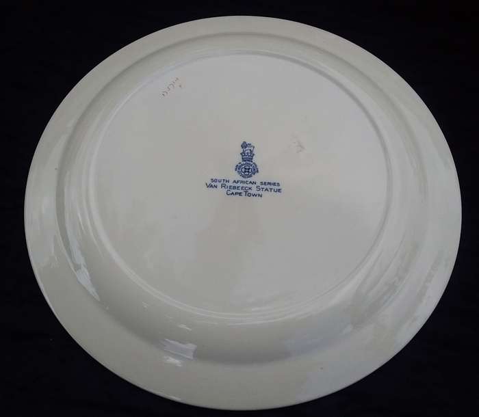Collectable Plate-Royal Doulton-South African Series/Van Riebeeck Statue Cape Town