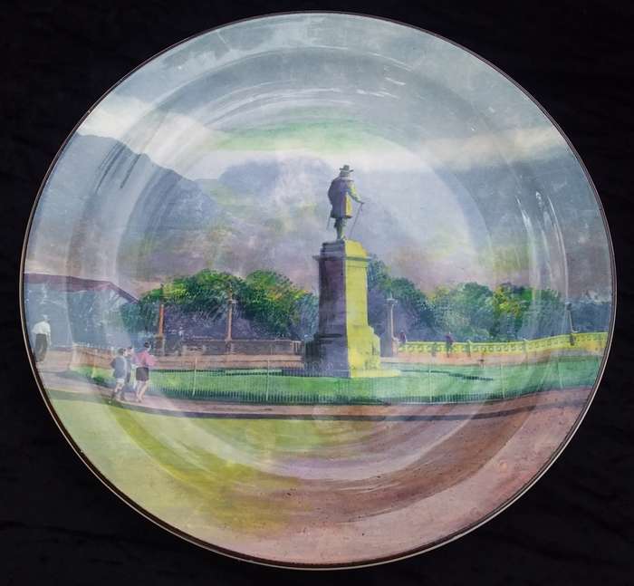 Collectable Plate-Royal Doulton-South African Series/Van Riebeeck Statue Cape Town