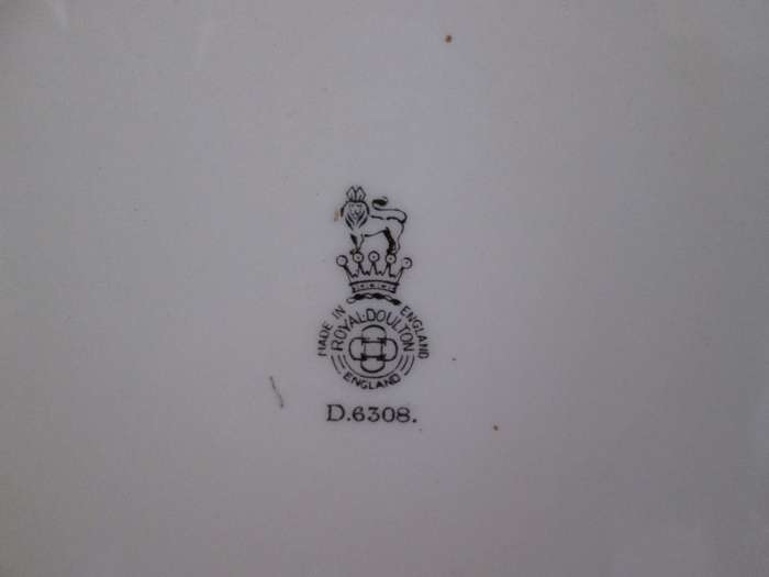 Collectable Wall Decor-Royal Doulton- Rochester Castle Scenery-D6308