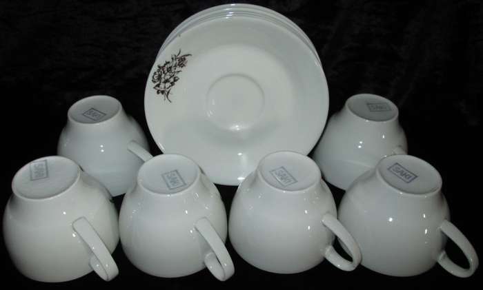 Kitchenware/Tableware-6 x SAKI Cups and Saucers