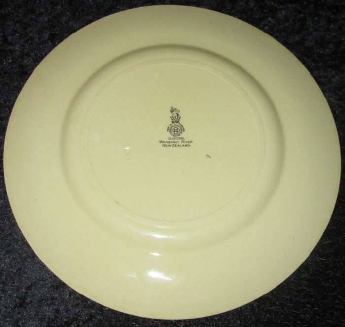 Home Decor-Display Plate-Royal Doulton Wanganui River New Zealand-D6039
