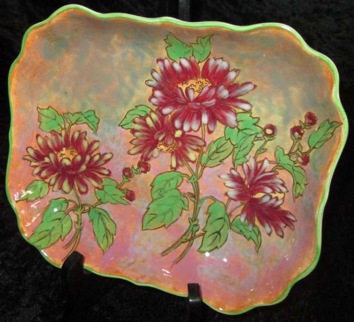 Kitchen Ware-Royal Doulton Dish-Chrysanthemum D6299 22cm x 18cm dish