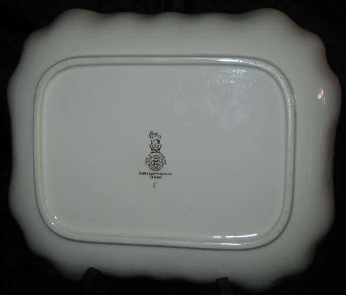 Kitchen Ware-Royal Doulton Dish-Chrysanthemum D6299 22cm x 18cm dish
