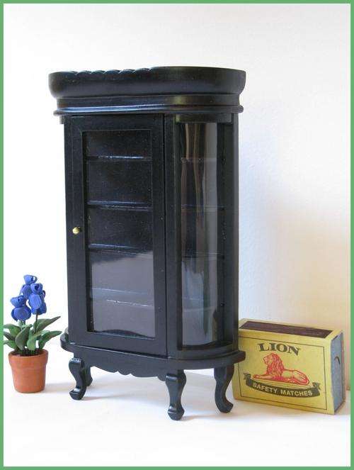 Doll house miniature display cabinet - Height 16cm. Scale 1/12