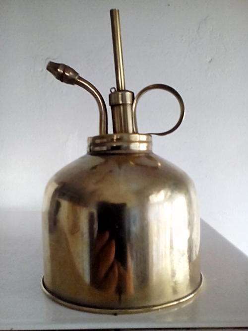 Dearest old fashioned oil dispenser, could be used as mist atomizer for plants.