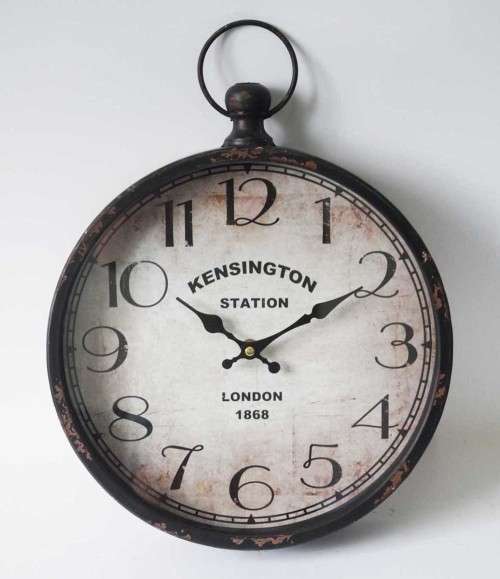 Selection of wall clocks