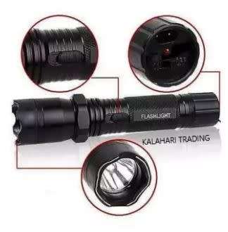 FLASHLIGHT STUN GUN....PERFECT FOR YOUR HANDBAG OR VEHICLE...PROTECT YOURSELF!!