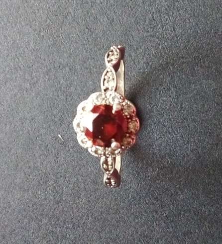STUNNING VINTAGE LADIES GARNET TYPE CZ STERLING SILVER RING - SIZE O - PLEASE READ  BELOW.